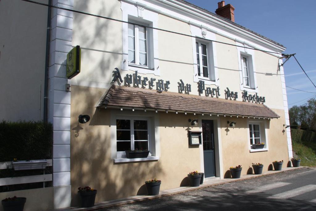 L'Auberge Du Port Des Roches Luche-Pringe Kültér fotó